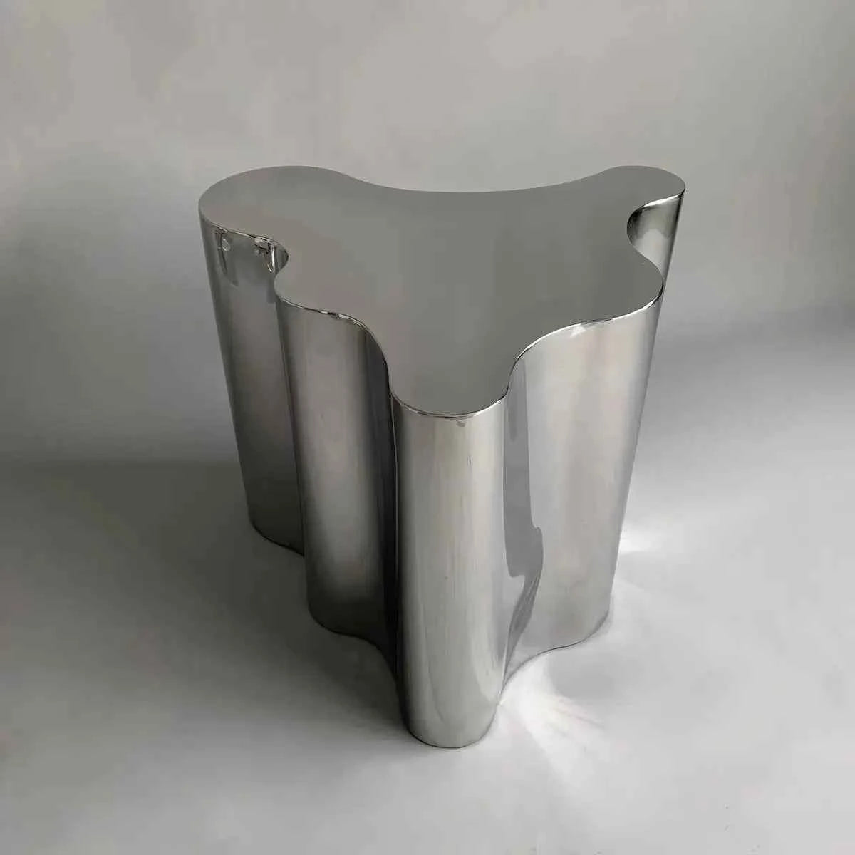 Metal Industrial Coffee Table Aesthetic Unique Minimalist Designer Side Table Modern Luxury Mesa Auxiliar Postmodern Furniture